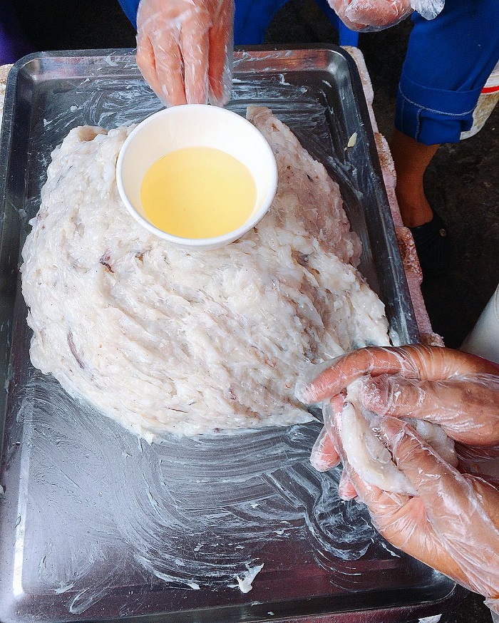 Món ăn nổi tiếng nhất của Hạ Long - Chả Mực
